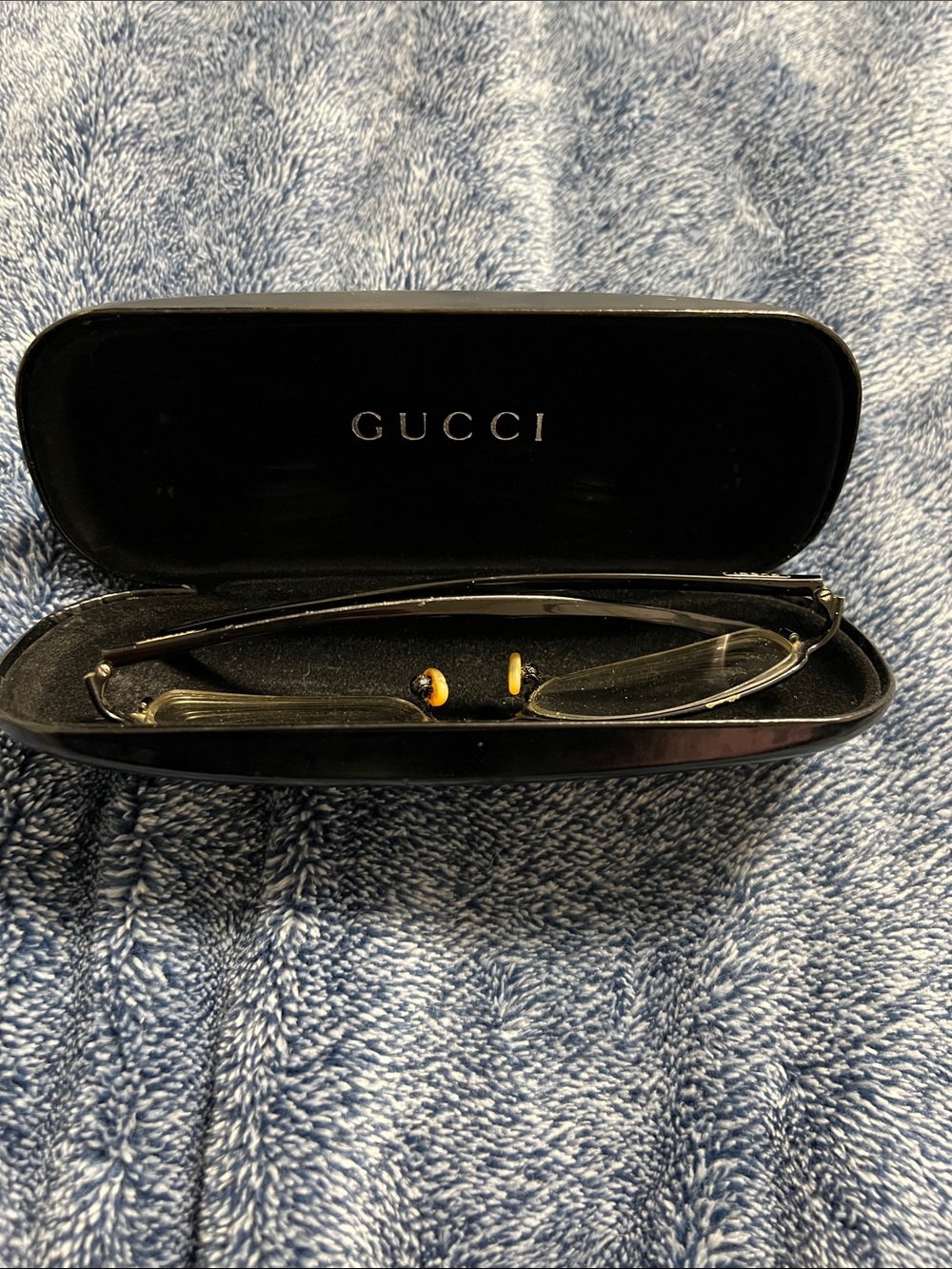 Vintage Gucci Black Frames with Yellow Nose Pads - Picture 4 of 4